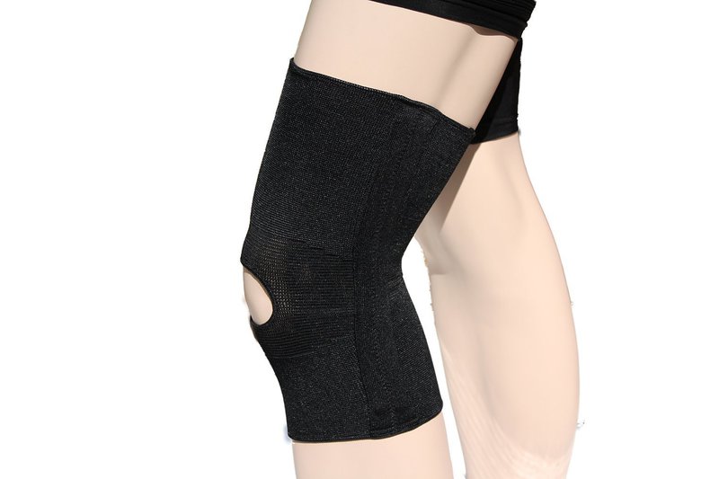 腿筋收缩和功能支架磨损对ACL缺陷膝关节的影响
